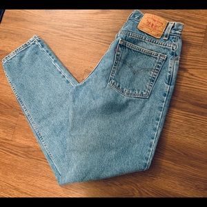 Vintage Levi's 550 high waisted jeans